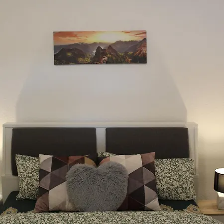 Апартаменты Comfortable And Relaxing With Shared Kitchen Фрайталь